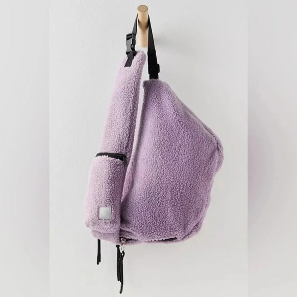 NWT new FREE PEOPLE overachiever Sherpa sling bag lavender purple fuzzy teddy - Picture 5 of 17